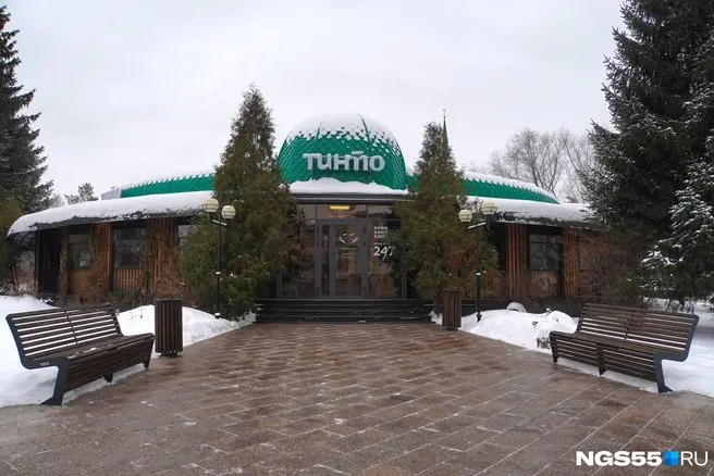 После закрытия филиала в Омске осталась одна точка сети, расположенная возле Театра юных зрителей.