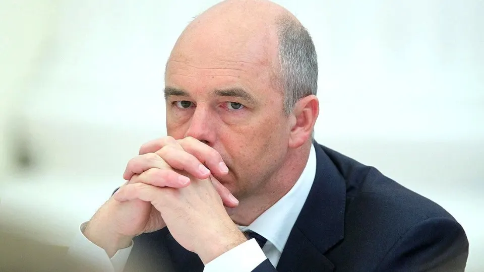 Дефицит бюджета в 2026 году может превысить прогнозы: около 6,9 трлн рублей (примерно 3% ВВП) на фоне роста расходов на оборону и финансирования текущих задач.