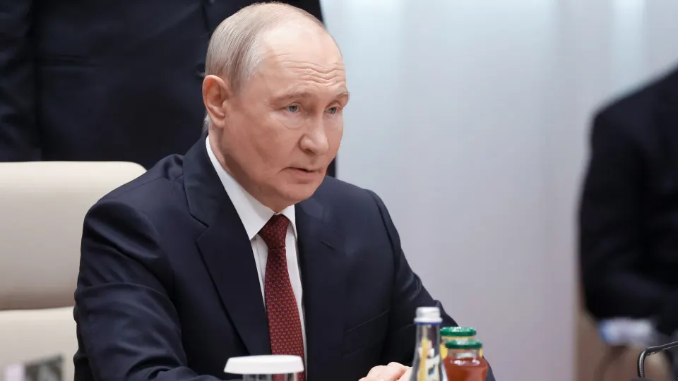 Президент опроверг слухи о новой мобилизационной кампании и сообщил, что нефтеперерабатывающая отрасль вернулась к работе на примерно 90% после повреждений; предупредил Киев об ответах на атаки на инфраструктуру.