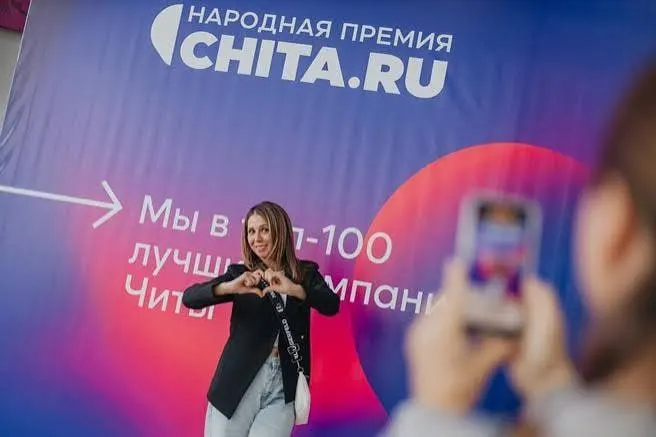 Голосование за Народную премию продолжается: финалисты будут бороться за награды, а истории поддержки и мечты участников становятся частью событий.
