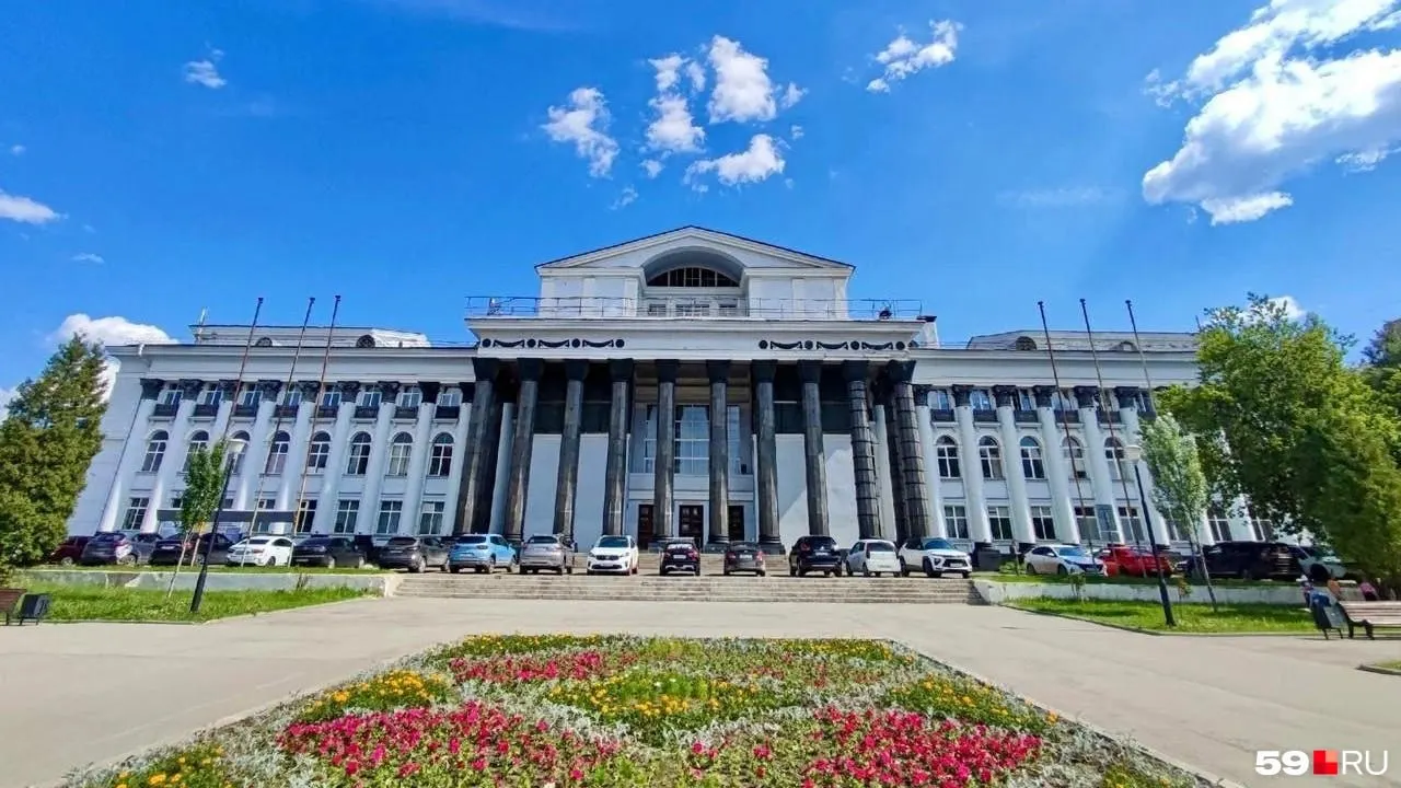 ДК Ленина станет центром городского проекта: после сделки дворец передадут в собственность мэрии и будут организованы крупные мероприятия для жителей.
