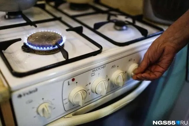 Цены на газ для бытового использования возрастут: в квартирах без отопления — 13,66 рубля за кубометр; для комбинированного использования — 10,54 рубля; в домах с газовым отоплением — 8,43 рубля.
