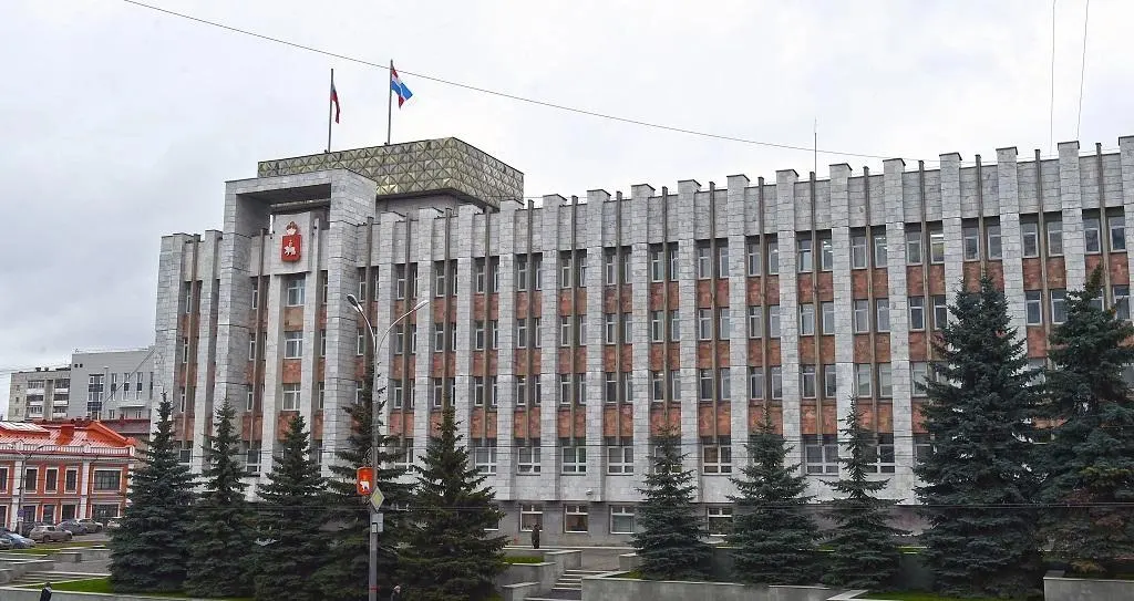 Создан единый центр поддержки предпринимателей; за консультациями обратились 47 субъектов малого бизнеса, решение заявок пострадавшего сектора — в приоритете. Можно обратиться через центр «Мой бизнес».