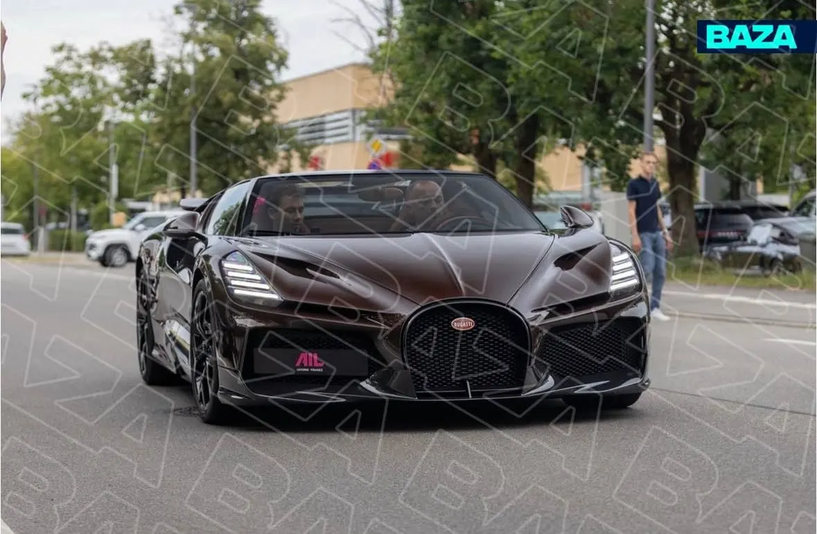 Известный рэпер вывез в Россию уникальную модель Bugatti W16 Mistral и уплатил таможенный сбор на рекордную сумму.