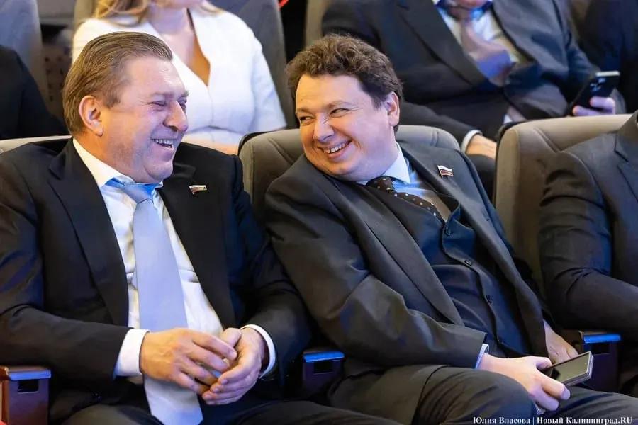Сенатор сообщил, что за годы сотрудничества с коллегами удалось решить множество региональных задач, включая тарифы и логистику, и подчеркнул роль министров и губернатора в оперативной работе.