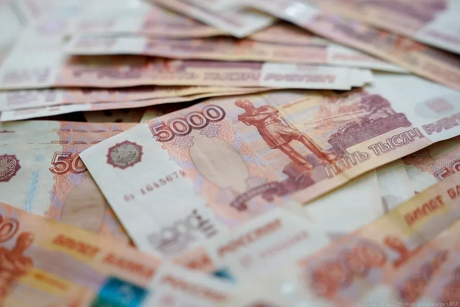 В июле номинальная зарплата достигла 87 642,5 руб., рост за год — 9,4%; реальная зарплата — 102,7% к июлю 2025 года и 96,5% к июню. За январь–июль номинальная — 83 748,4 руб., реальная — 104,9%.
