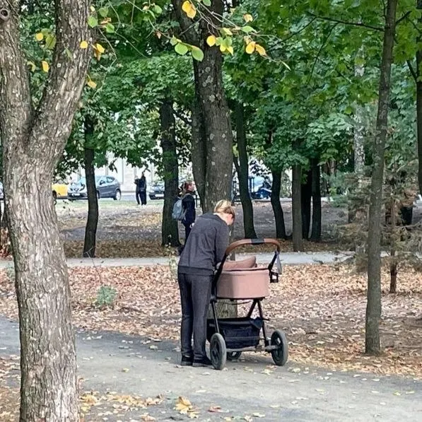 Средний размер пособия по беременности и родам для студенток Карелии превысил 100 тысяч рублей; выплаты уже получили 75 молодых женщин, совмещающих учебу и материнство.