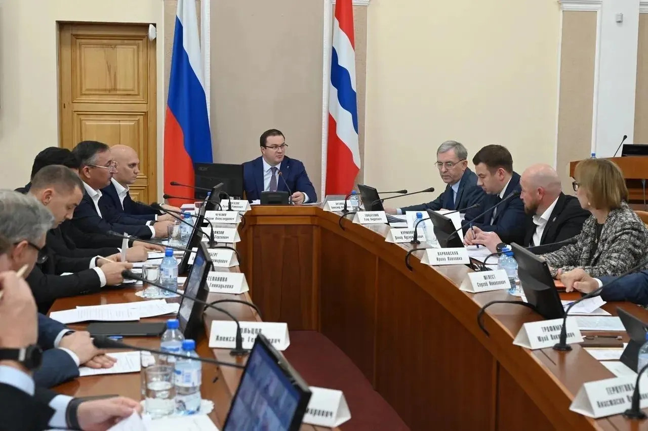 В регионе обсуждают поправки к бюджету на 2026 год: планируется рост расходов до 191,7 млрд рублей и доходов до 185,8 млрд, увеличение финансирования зарплат и соцзащиты.