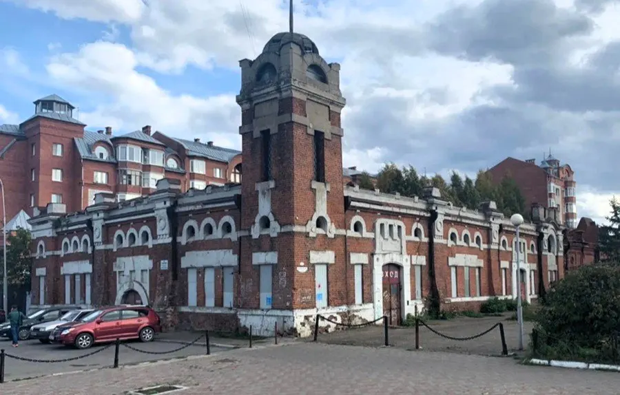 Девелопер SD GROUP приступит к реставрации склада Горохова в историческом районе Пески; в помещениях планируют общественные бани и сохранение исторического облика.
