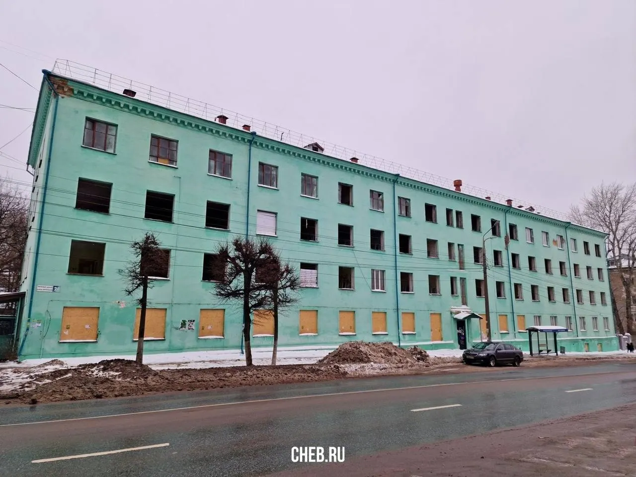 Без торгов передан участок возле бывшей больницы в Чебоксарах под аренду до 2029 года под строительство многоквартирного дома; за dealами следят правоохранительные органы и было упоминание о коррупционных схемах.