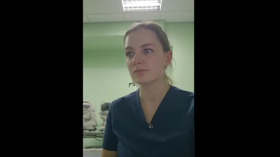 Сотрудник медицинского учреждения лишился работы после отказа подписать обновленное трудовое соглашение. В материале — попытки сохранить старый режим оплаты и связь с бюджетной политикой региона.