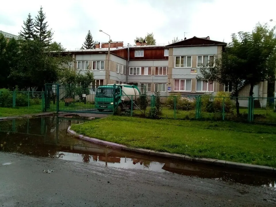 В Дивногорске планируют закрыть филиал семейного детского дома из-за расходов на содержание, что обсуждают депутаты и власти.