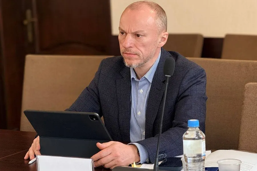 По итогам первого полугодия 2026 года в регионе отмечен рост обрабатывающей промышленности и потребительского сектора, что отражается в показателях отраслей и услуг.