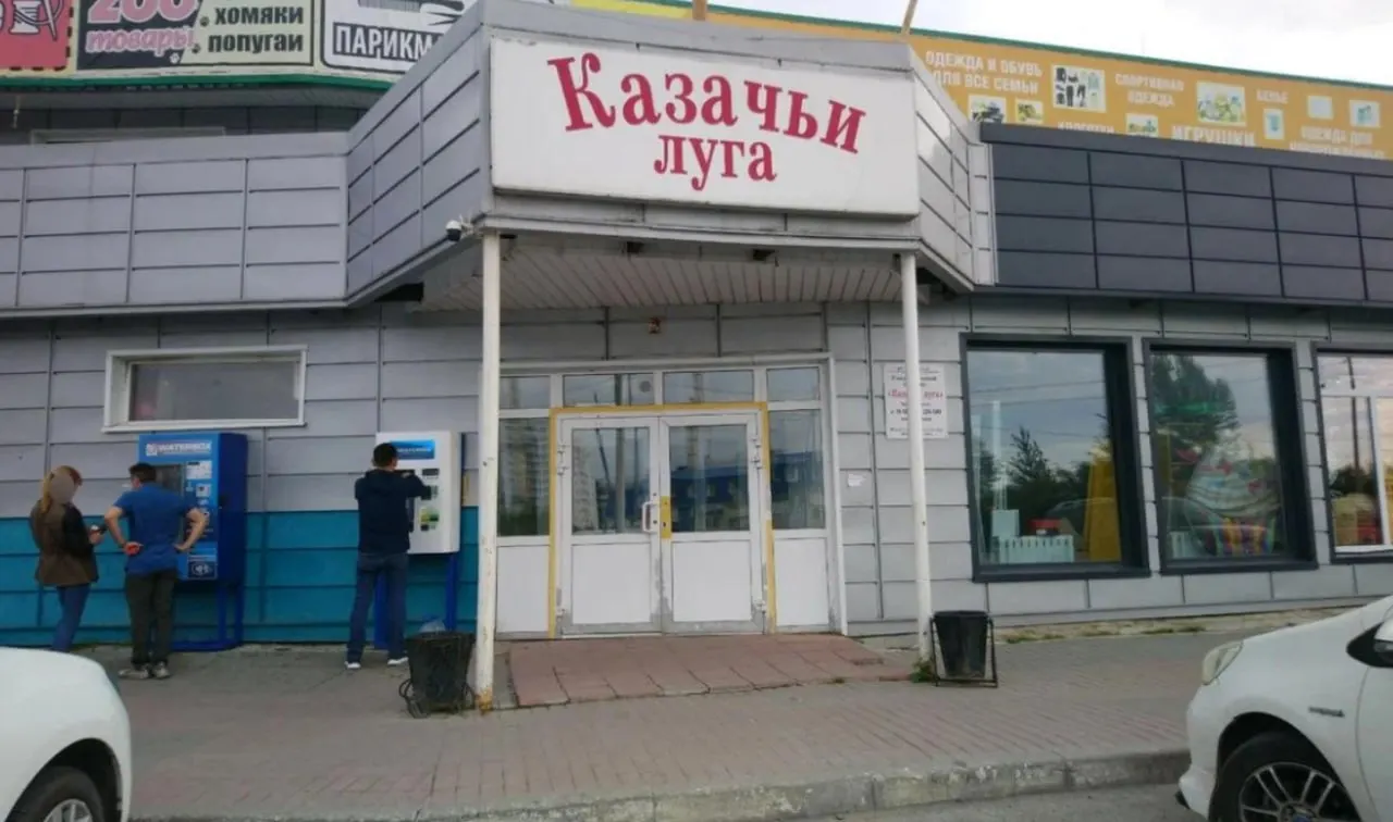 Рынок в районе Лесобазы прекратил работу; жители отмечают смену входа и появление новой торговой точки на месте.