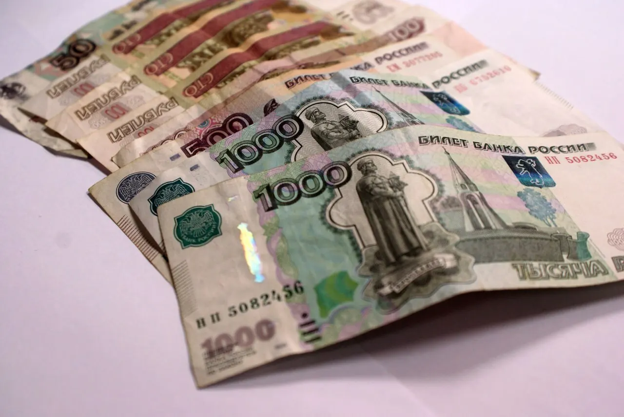 В июле реальные доходы региона снизились на 3,5% по сравнению с июнем, но год к году рост составил 2,7%.