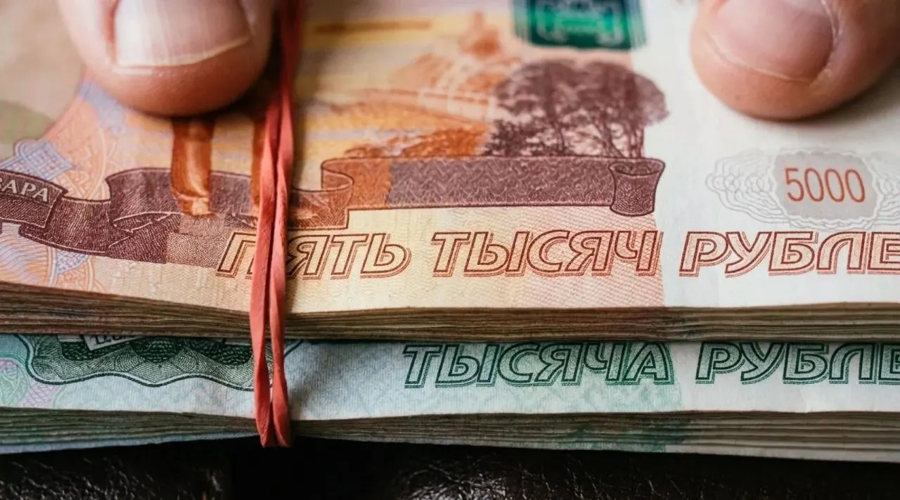 За январь—июль 2026 года среднемесячная зарплата достигла 70 838 рублей; рост по сравнению с прошлым годом — 14,2%. Реальная зарплата выросла на 7,7%.