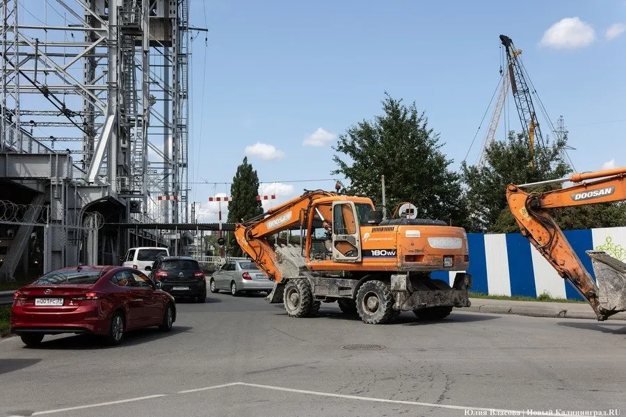 В проекте бюджета на 2026 год увеличено финансирование реконструкции моста через Преголю и обновления общественного транспорта; часть средств направят на дороги и энергетику.