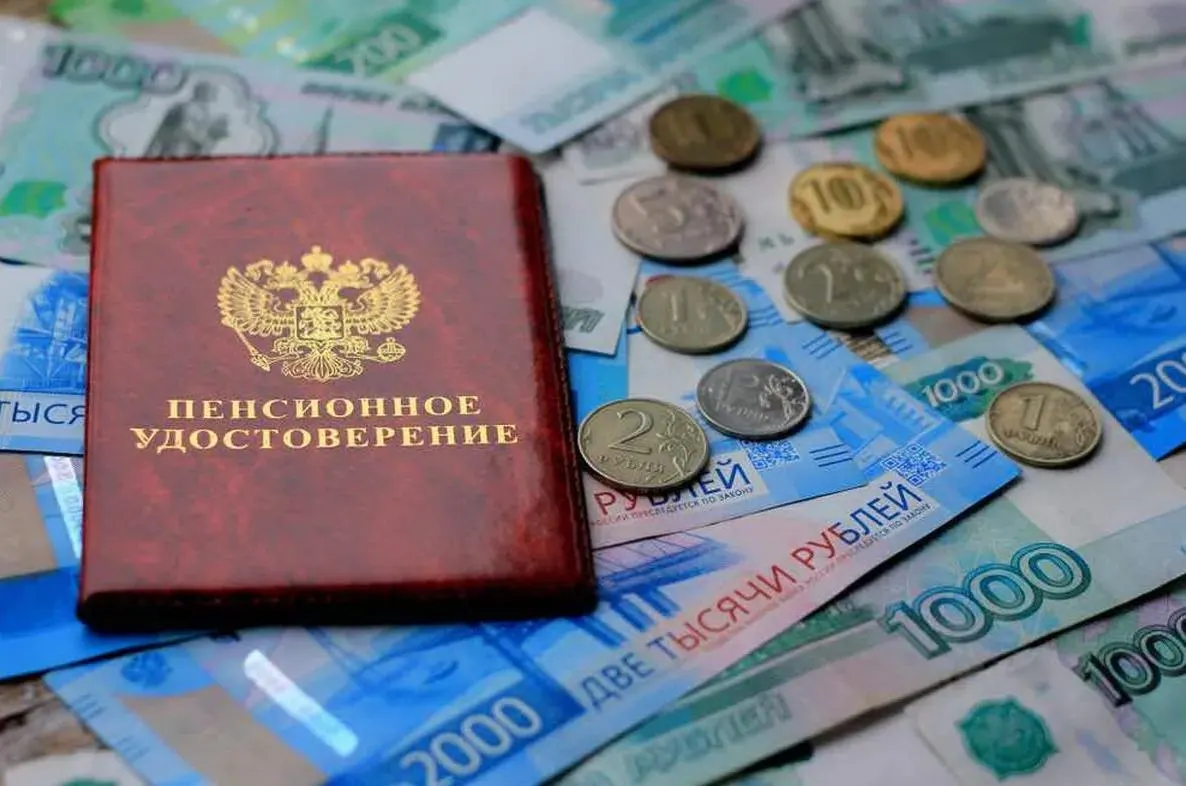 На 1 января 2026 года средняя пенсия в регионе выросла на 12 447 рублей по сравнению с 2018 годом (13 407 ₽).