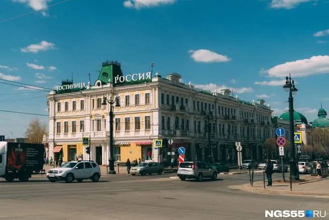 Общая площадь помещения — 871,9 кв.м. Начальная стоимость — 50,4 млн рублей. Торги запланированы на 17 декабря 2026 года.