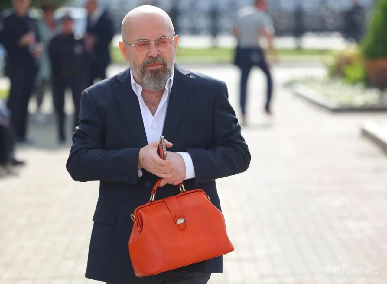 На открытом аукционе проданы 50% акций банка «Агропромкредит» и 100% акций двух фирм; победу одержало ПАО «Эсэфай».