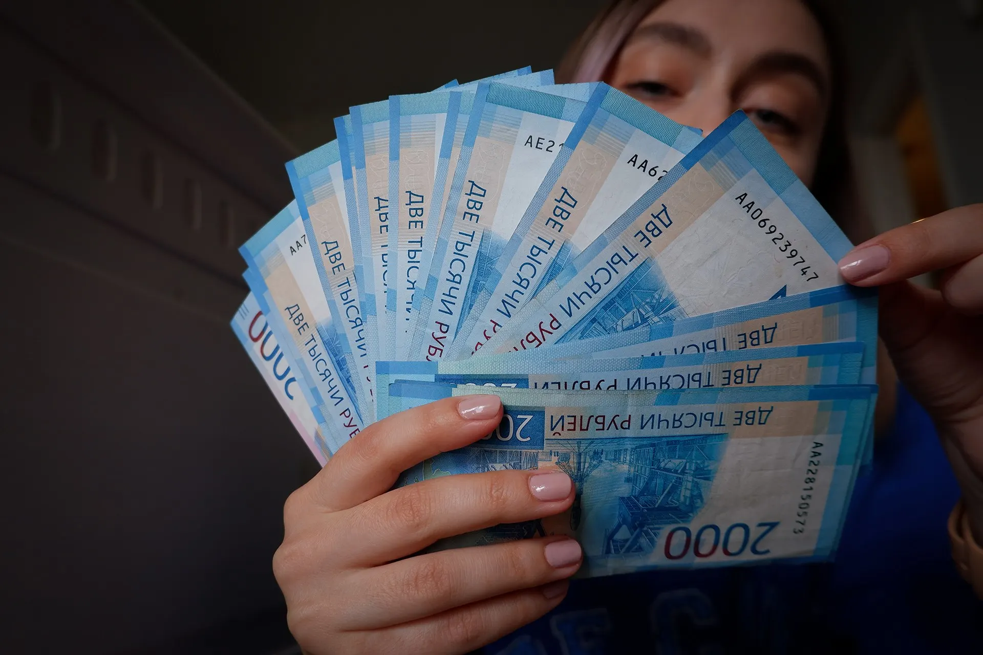 Правительство обсуждает новый налоговый механизм, который может увеличить доходы бюджета и повлиять на россиян среднего достатка.