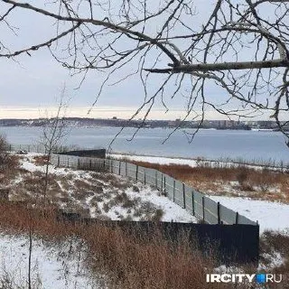 На берегу Ангары в микрорайоне Солнечный запланирован четырехзвёздочный гостиничный комплекс на 120 номеров с водным центром и обустройством набережной. За проект отвечает иркутская фирма, заказчик — компания Сибар.