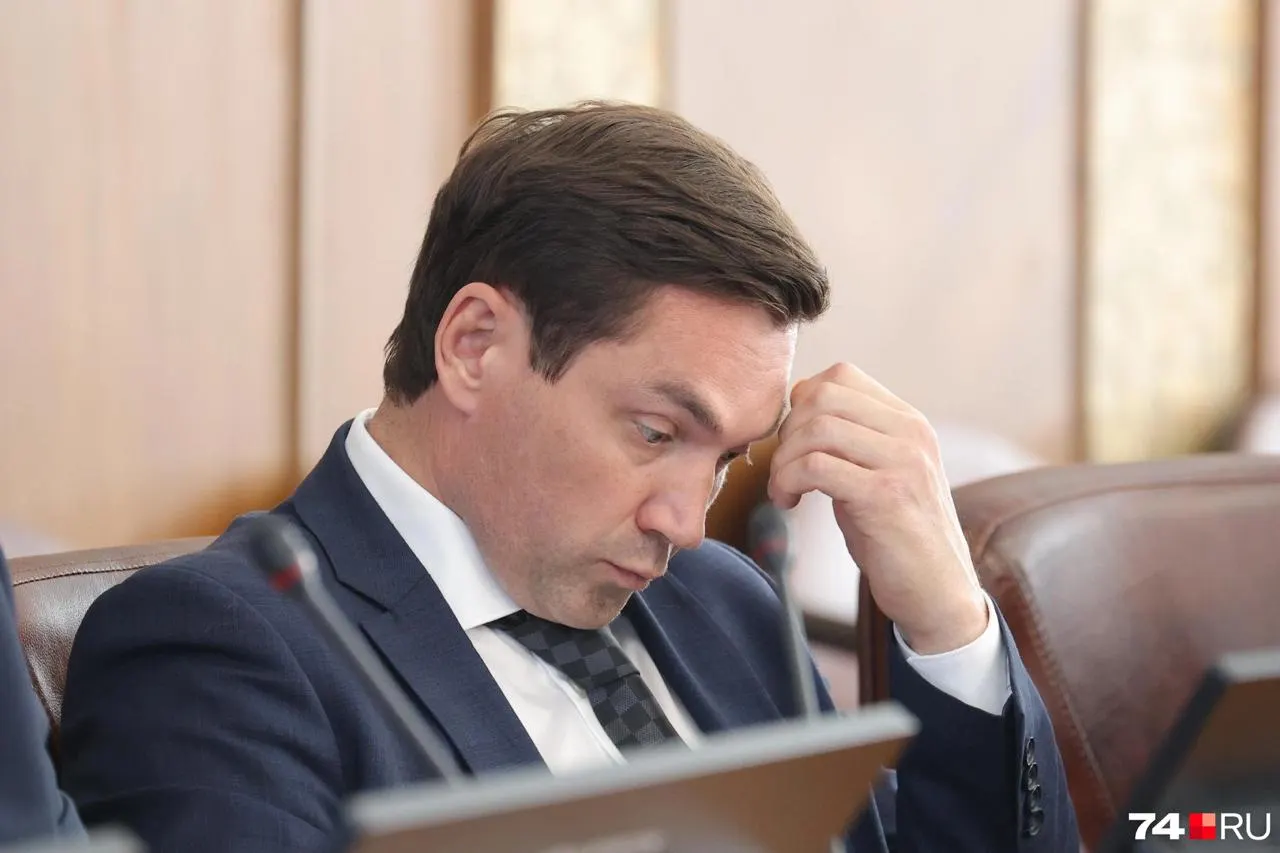 Обсуждают введение выплаты мэру и возможность индексации зарплаты до уровня инфляции; точные суммы пока не озвучены, финансирование — региональный бюджет.