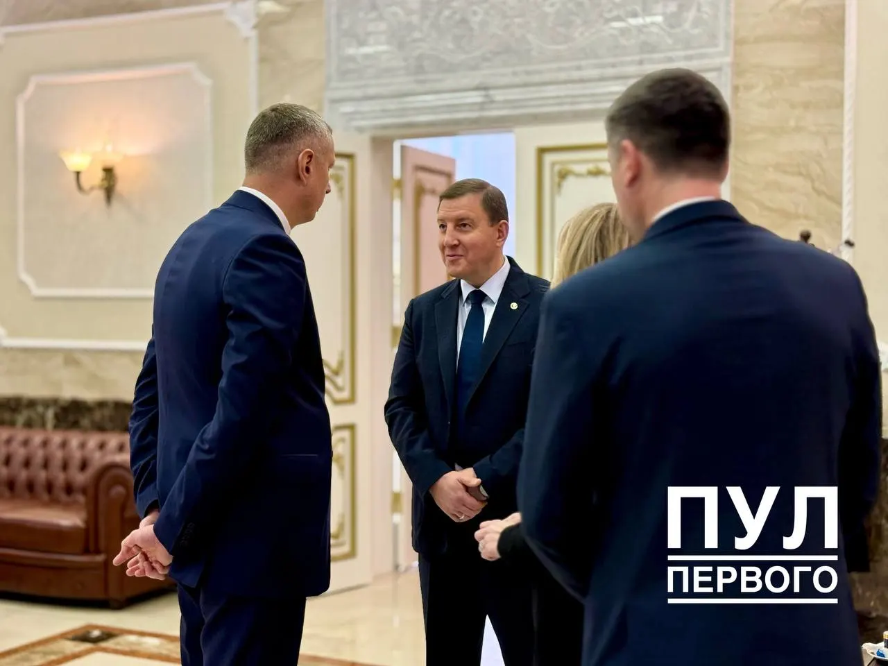Глава Республики Алтай встретился с президентом Беларуси и обсудил развитие торговли, создание совместных предприятий и сотрудничество в рамках Союзного государства; акцент — сельское хозяйство и локальная переработка.