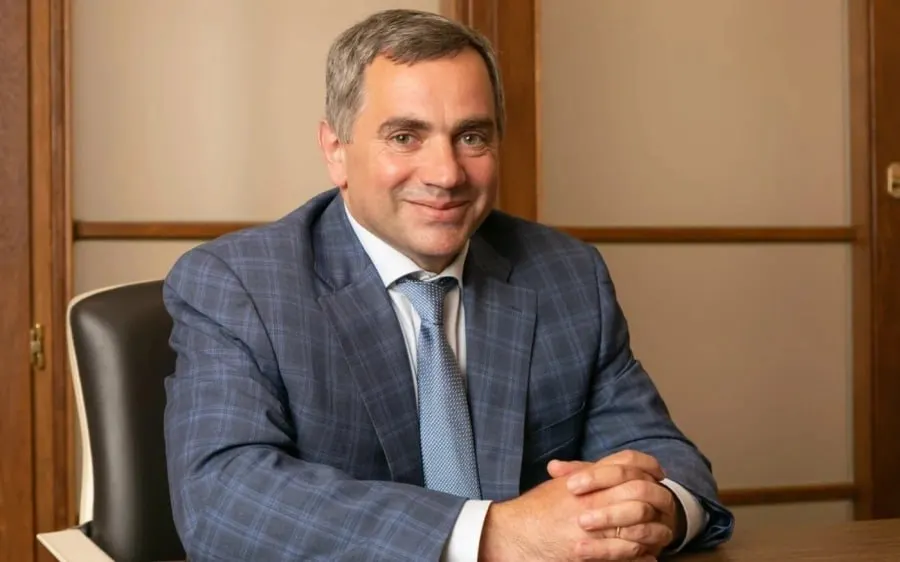 Группа ЛСР переходит к модели, объединяющей производство материалов, строительство, управление активами и инфраструктуру под единым цифровым сервисом, что повышает устойчивость бизнеса.