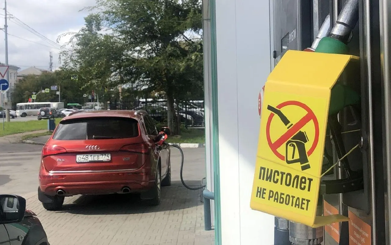 Водители столкнулись с массовыми поломками двигателей после заправки, и компенсации получили далеко не все.