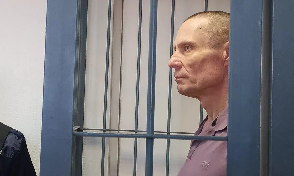 Экс-чиновник Карелии получил 15 лет колонии и штраф 106,4 млн рублей по делу о взятках на сумму более 10 млн рублей.