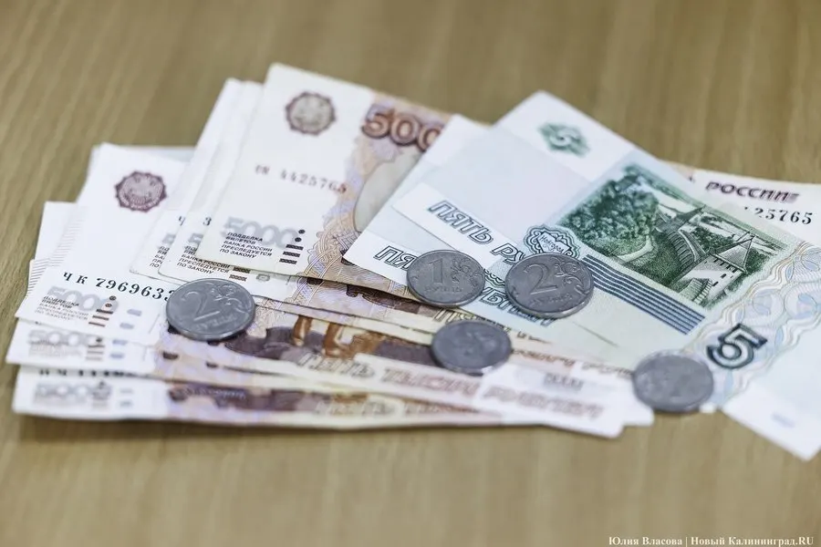 Обзор рынка труда региона: прогноз зарплат на 2027 год и сравнение с общероссийскими показателями.