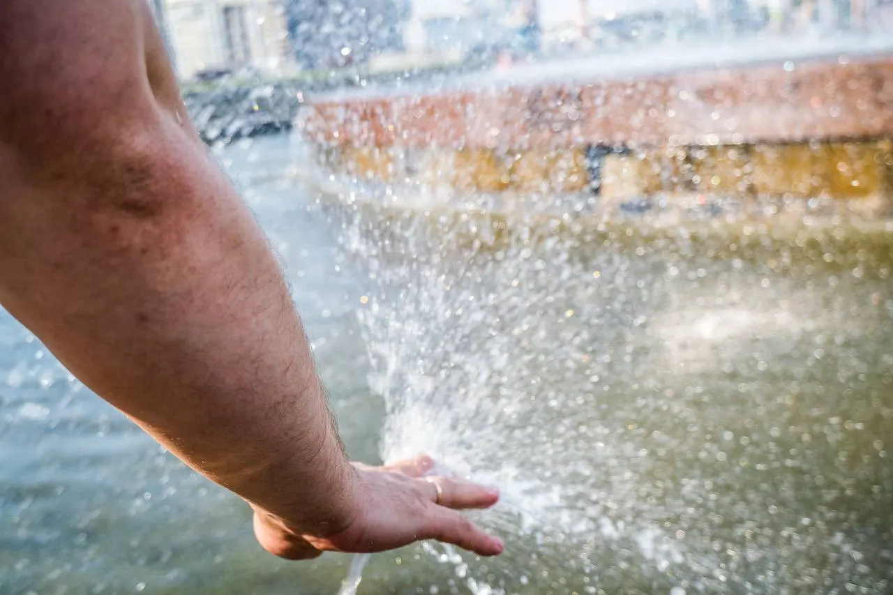 В Екатеринбурге запланирована модернизация водопроводной сети и фильтровальной станции на сумму около 5,8 млрд рублей; к 2035 году прогнозируют снижение износа с более чем 45% до 29%.