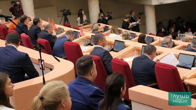 Региональный парламент принял налоговые и тарифные льготы для продавцов на площадке Ozon, аналогичные мерам для Wildberries, в ответ на ущерб от атак беспилотников.