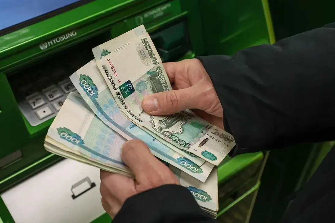Правительство региона перераспределило средства для возмещения расходов по выплатам увольняемым сотрудникам в рамках реформ муниципалитетов.