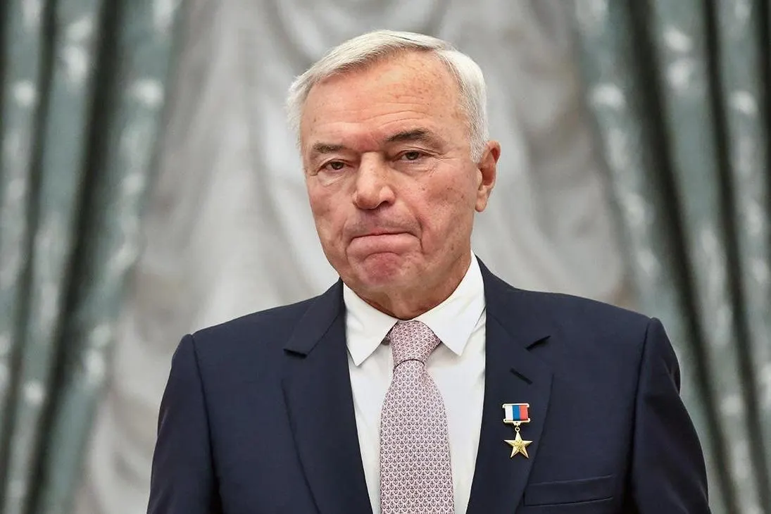 Президент России наградил одного из крупнейших бизнесменов за вклад в развитие промышленности и сотрудничество с оборонно-промышленным комплексом.