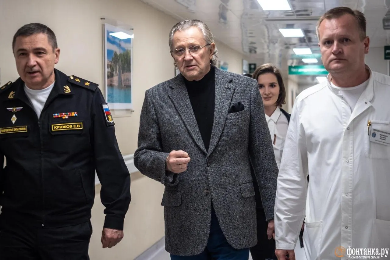 После ареста Ильи Трабера его доли вернулись в несколько компаний, затрагивая порты и связанные проекты; расследование касается убийства депутата и связей в бизнес-среде.